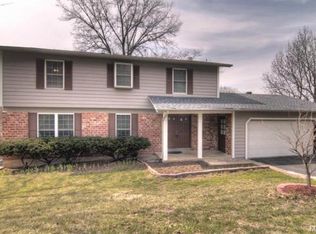 271 Glandore Dr, Ballwin, MO 63021