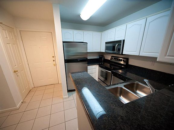 2nd image of 3231 Allen Pkwy APT 5305