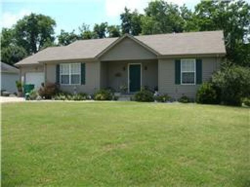 1st image of 404 Kelsey Dr