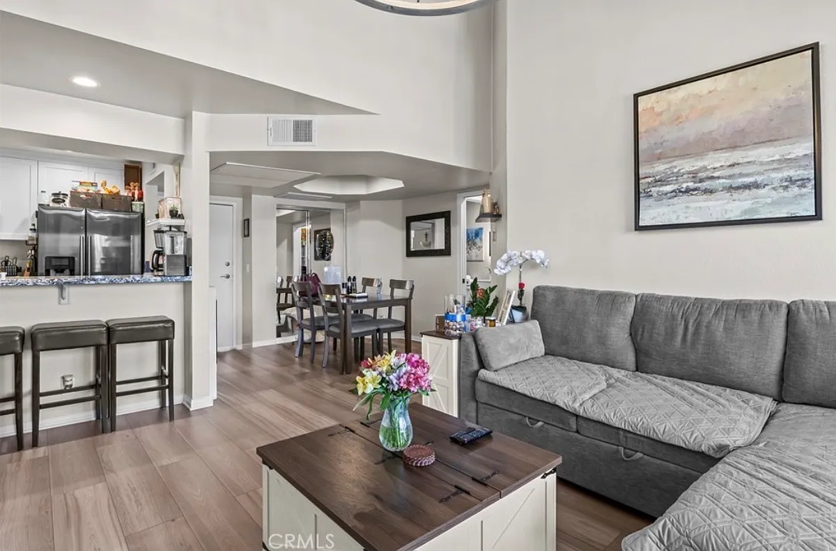 2 bed, 880 sqft, $2,900 — Photo 4