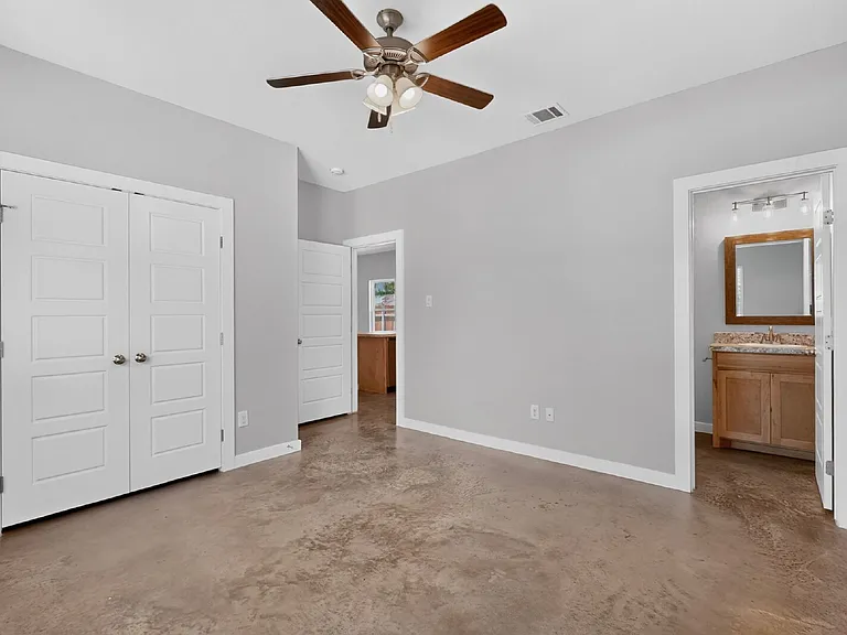 213 S Baugh St — Photo 15