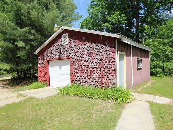 2nd image of 2259 E 40th St