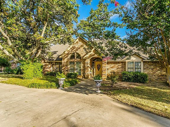 2nd image of 2003 Woodland Hills Ln