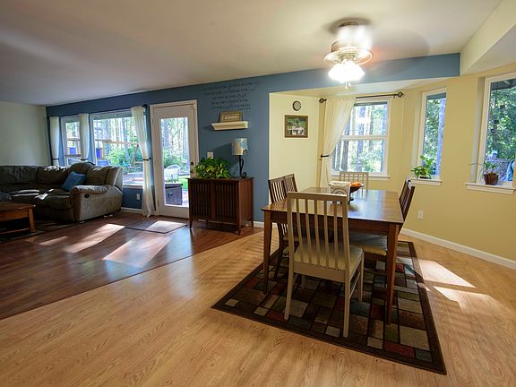 4th image of 30 E Aycliffe Dr