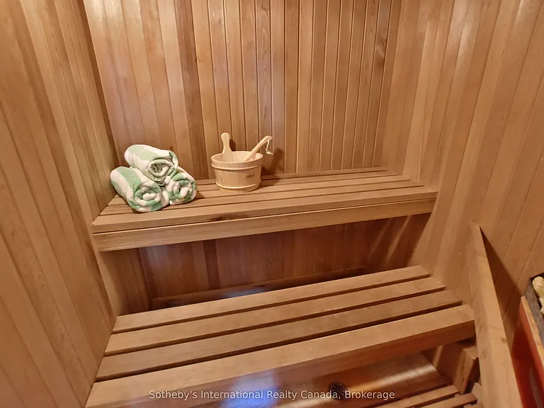 150 Victoria St S #103 — Photo 22