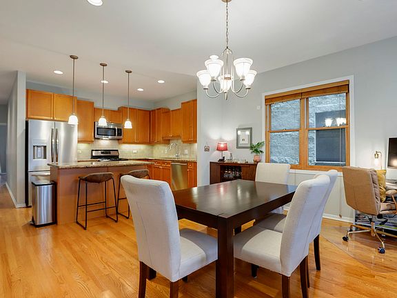 3rd image of 2746 N Wolcott Ave APT 1N