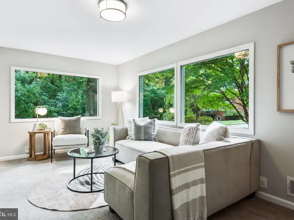 305 E Melbourne Ave, Silver Spring, MD 20901