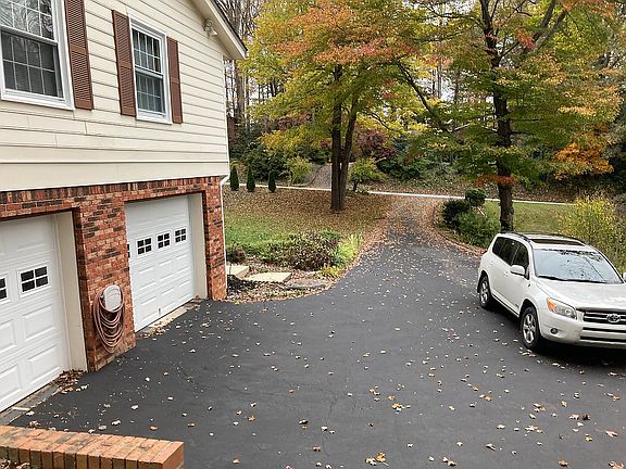 2nd image of 844 Greenwood Dr