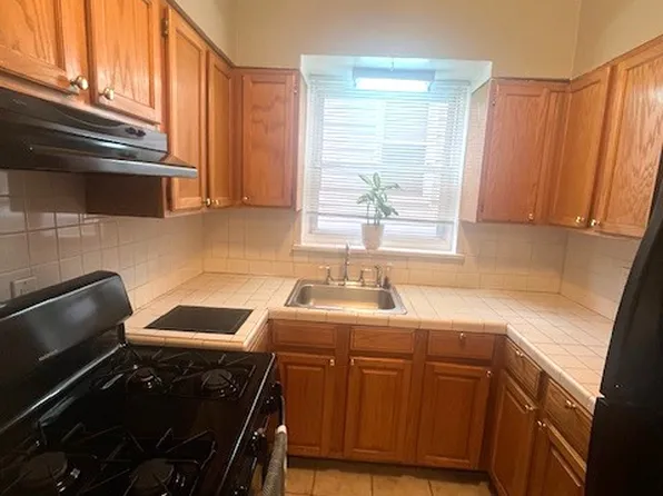 (undisclosed Address), Bronx, NY 10461