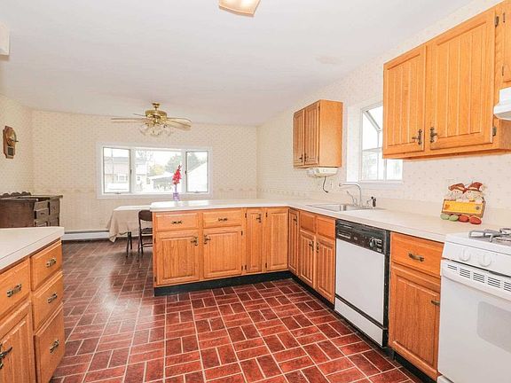 5th image of 53 Philadelphia Ave