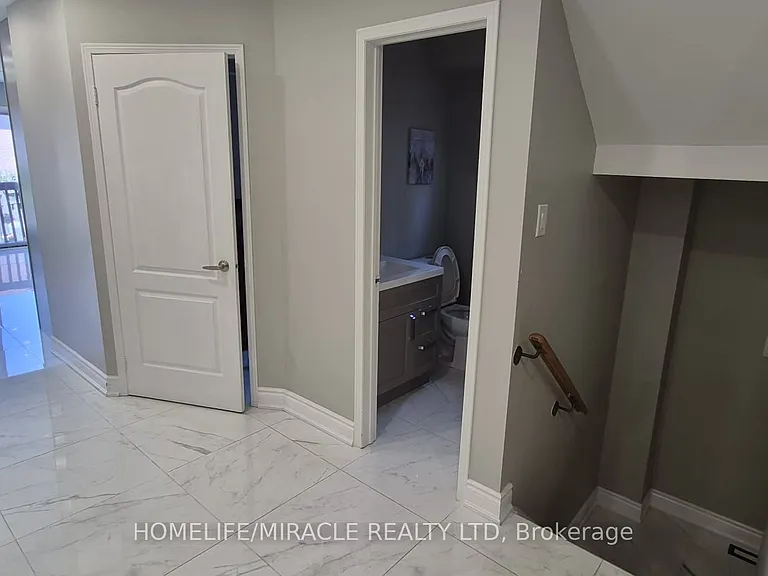 7123 Spyglass Cres — Photo 15