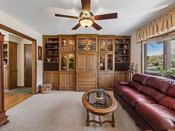 5th image of 1735 Hickory Hill Dr