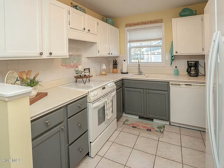 2509 Gator Ln SW — Photo 7
