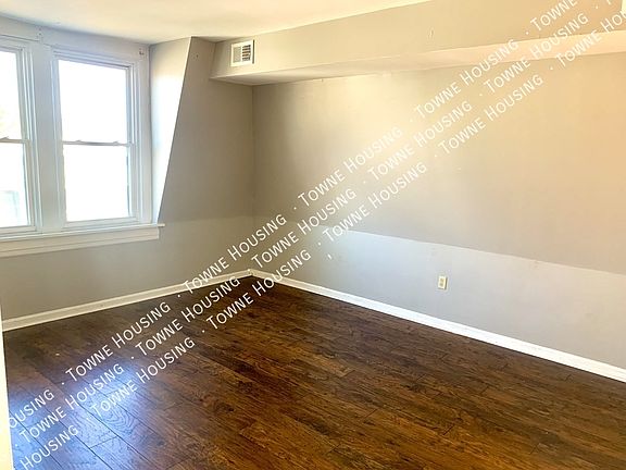 4th image of 2111 Seneca St APT 4