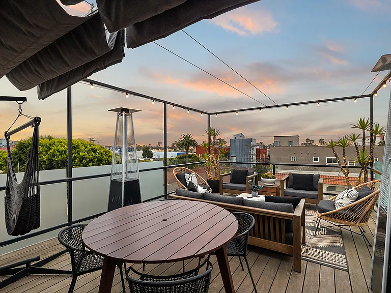 1308 Pacific Ave — Photo 3