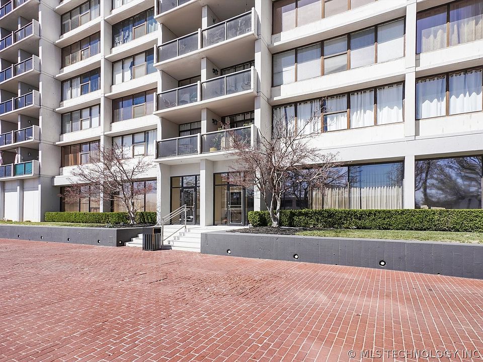 1st image of 450 W 7th St APT 1709