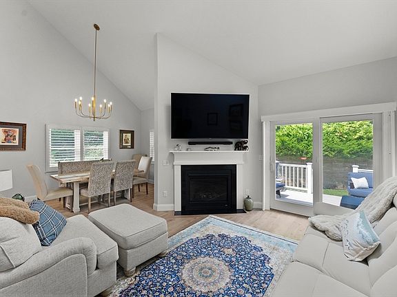 3rd image of 57 Sea Cliff Dr