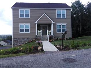 295 Robin Hood Dr, Christiansburg, VA 24073