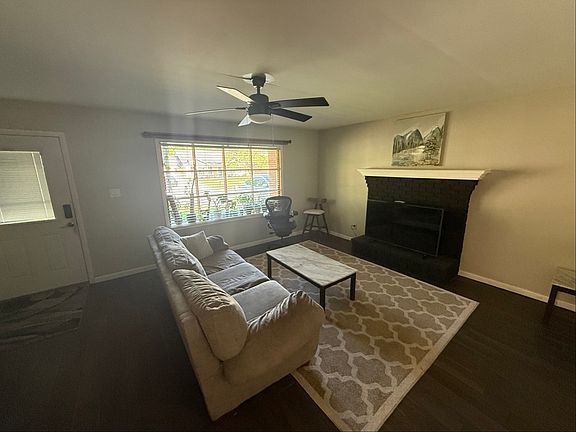 4th image of 133 Balsam Rd Room 2