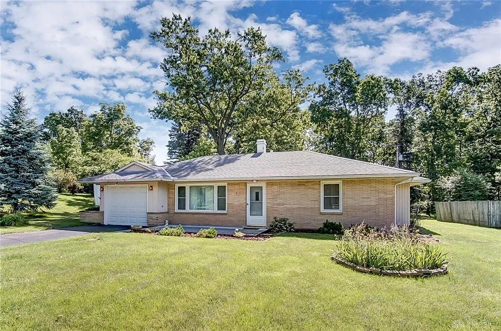 1740 Miracle Mile photo 1