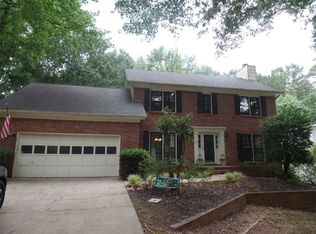 8570 Birch Hollow Dr, Roswell, GA 30076