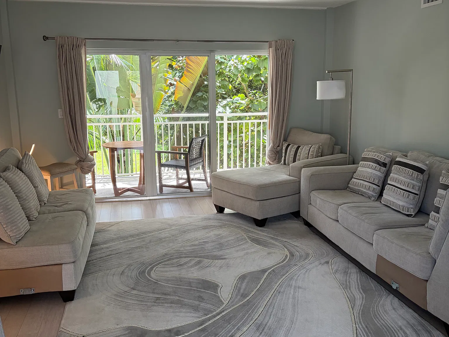 1 bed, 702 sqft, $3,500 — Photo 3