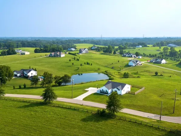 915 Eads Rd, Crittenden, KY 41030