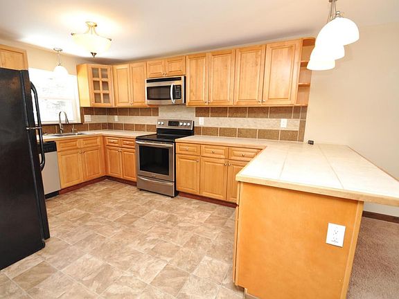 4th image of 107 Willow Pl