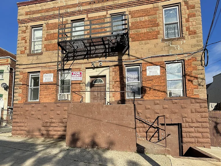 200 Parker Ave — Photo 1