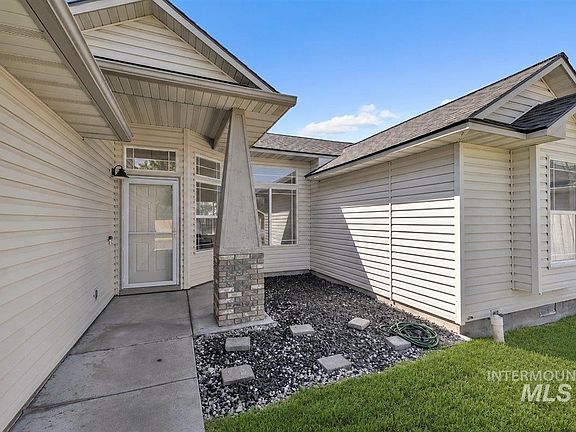 4th image of 3812 Stonehedge Way