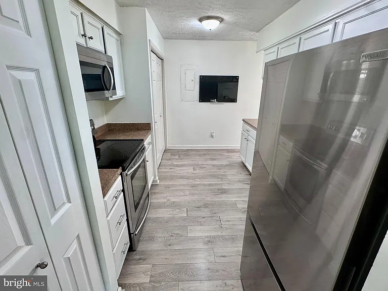 2038 Dewey Dr — Photo 10