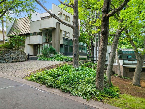 3rd image of 4200 Poplar Dr