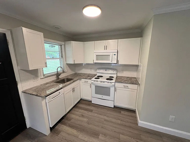 104 Secrest Ave — Photo 3