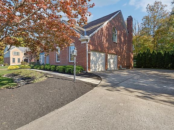3rd image of 6216 Whileaway Dr