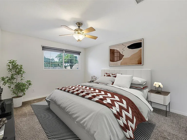 1653 W Sam Houston Pkwy S — Photo 14