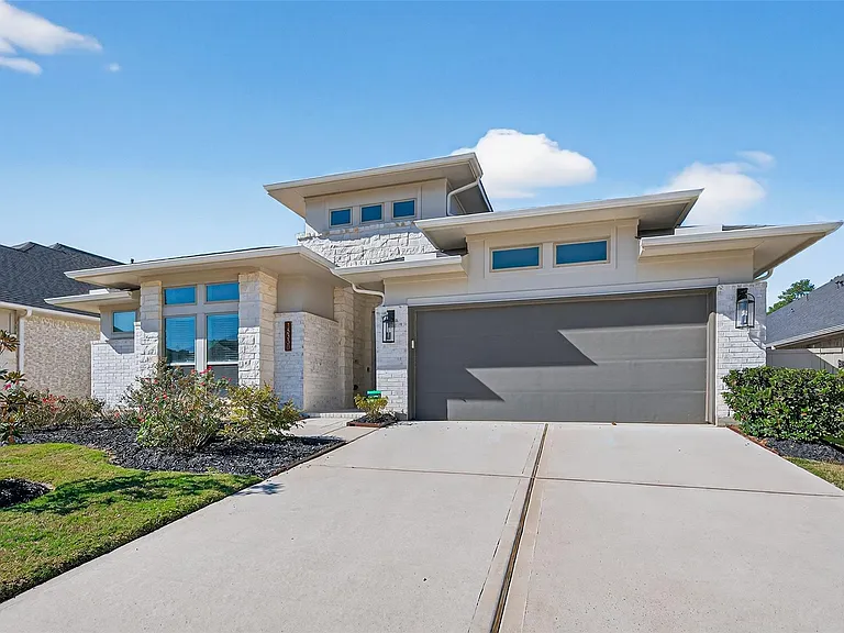 15330 Legacy Park Way — Photo 4