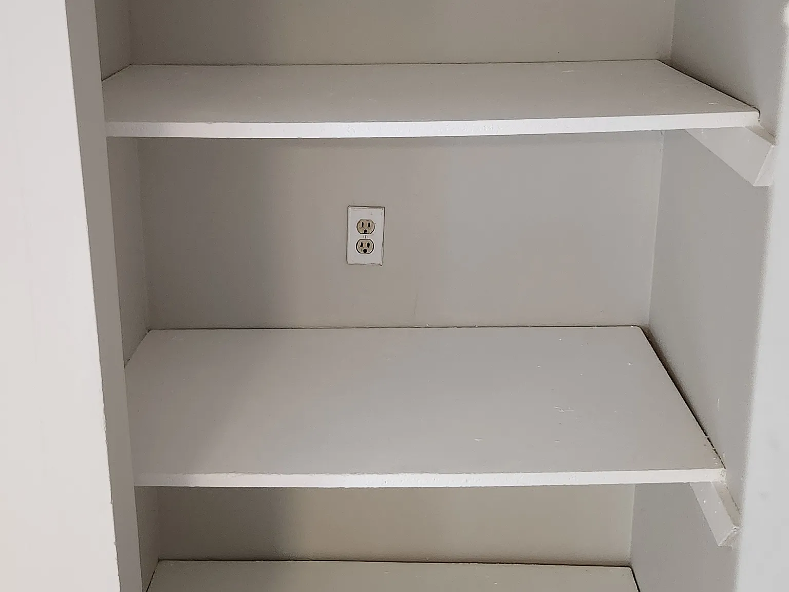 1 bed, 9999 sqft, $2,400 — Photo 3