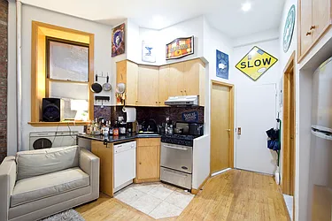 Rented by R New York