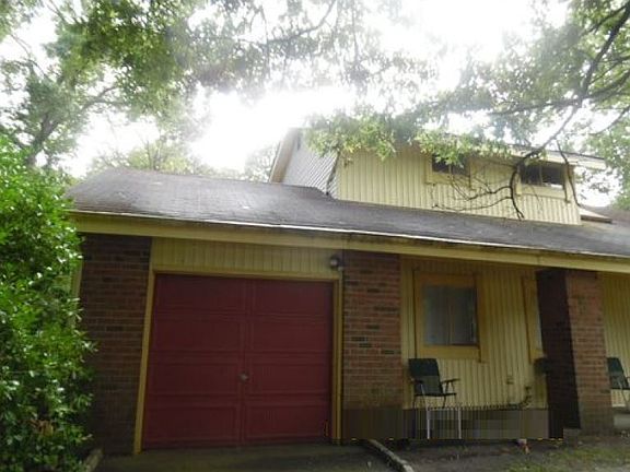 4th image of 10 Melissa Dr