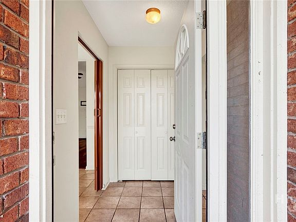 4th image of 226 White Bluff Drive