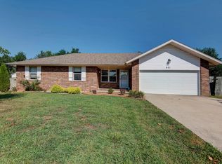 801 Daniel Ln, Willard, MO 65781