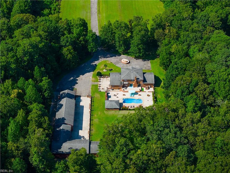 1st image of 4133 W Neck Rd