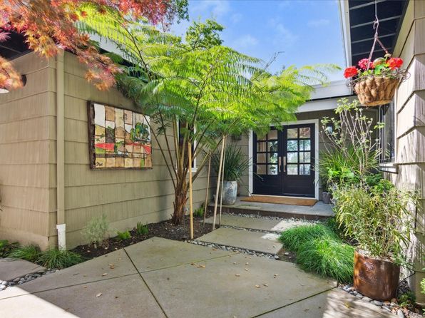 20 Mira Loma Rd, Orinda, CA 94563