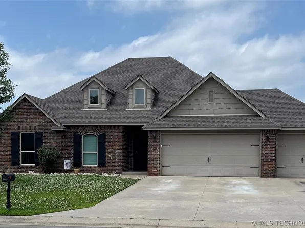 26468 Columbia Crest Dr, Claremore, OK 74019