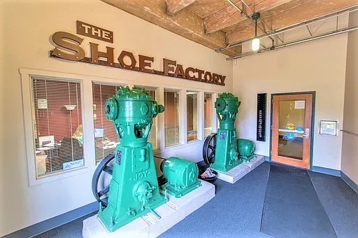 Shoe Factory Apartments — Photo 32
