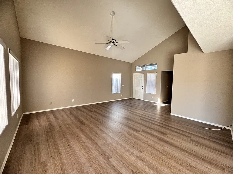10453 N 76th Dr — Photo 23