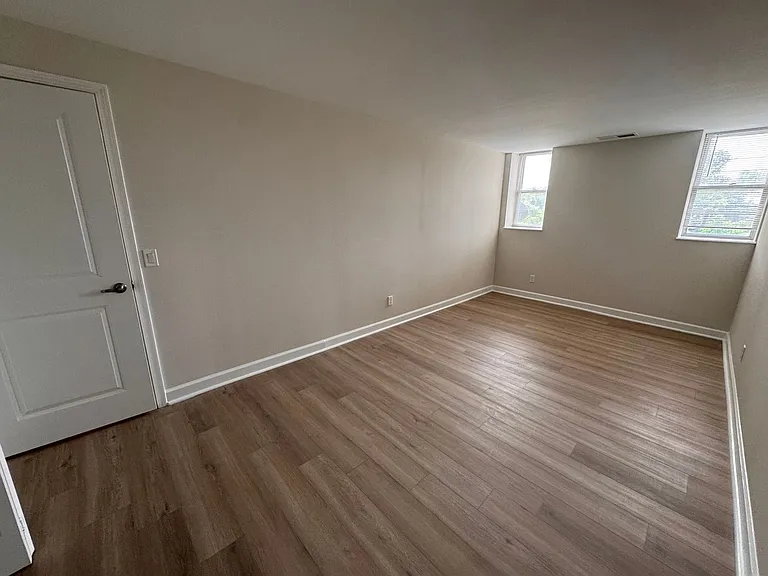 5630 Pershing Ave #33 — Photo 20