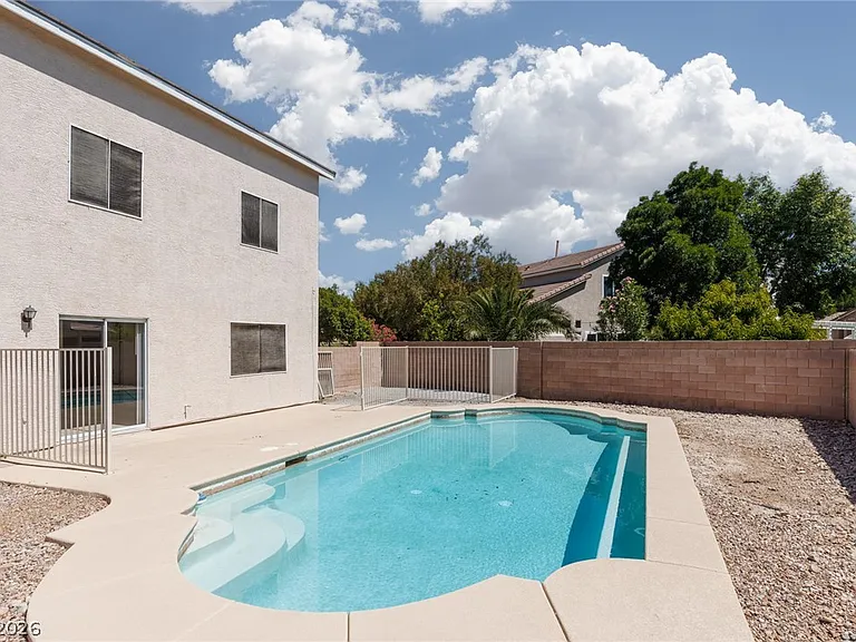 6042 Highland Gardens Dr — Photo 3