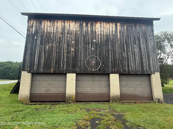 458 Briscoe Mountain Rd, Dingmans Ferry, PA 18328
