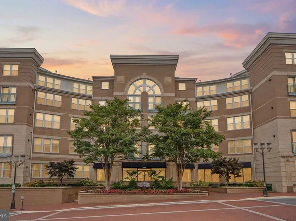 12000 Market St APT 386, Reston, VA 20190